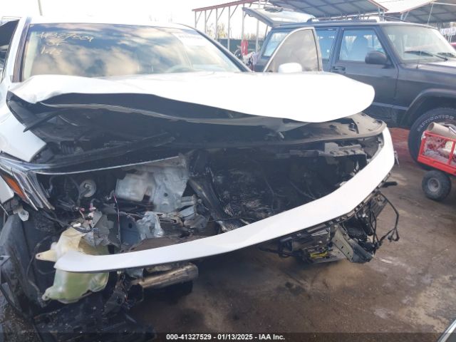JH4KC1F58KC000112 Acura Rlx Standard