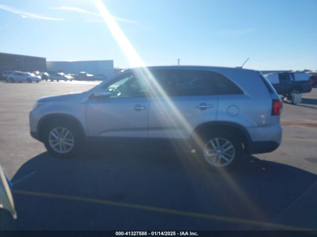 5XYKT3A62FG590158 KIA SORENTO LX