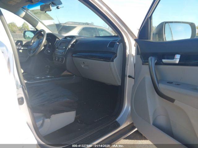 5XYKT3A62FG590158 KIA SORENTO LX