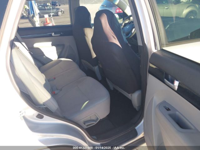5XYKT3A62FG590158 KIA SORENTO LX