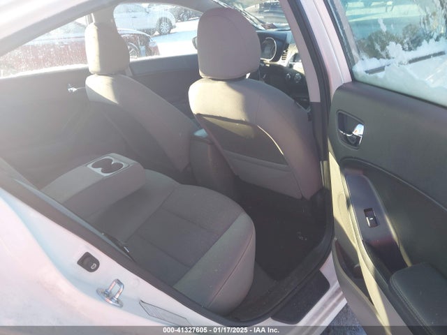 KNAFX4A63G5568334 KIA FORTE LX