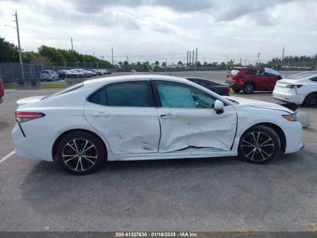 4T1B11HK5JU652765 Toyota CAMRY SE