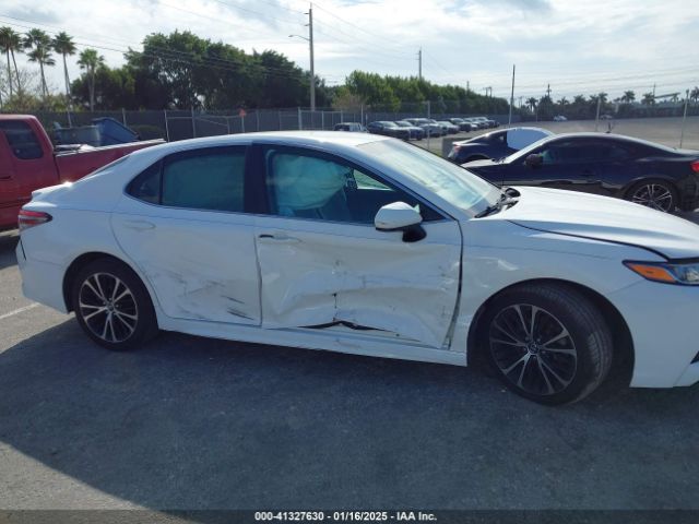 4T1B11HK5JU652765 Toyota CAMRY SE