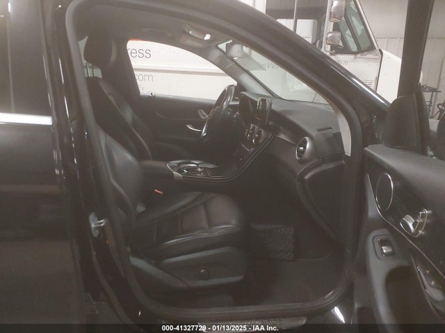 WDC0G4KB9GF033632 Mercedes-Benz Glc 300 4matic