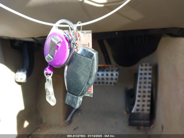 2013 MERCEDES-BENZ C-CLASS WDDGF8AB1DR270633 Photo 10