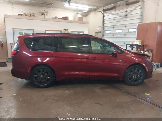 Chrysler Pacifica 35th Anniversary Limited 2019 2C4RC1GG6KR748896 Image 13
