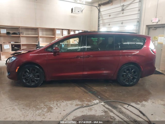 Chrysler Pacifica 35th Anniversary Limited 2019 2C4RC1GG6KR748896 Image 14