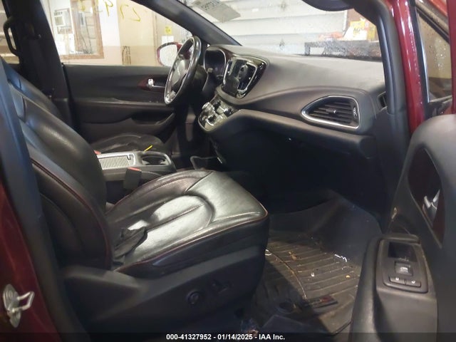 Chrysler Pacifica 35th Anniversary Limited 2019 2C4RC1GG6KR748896 Image 5