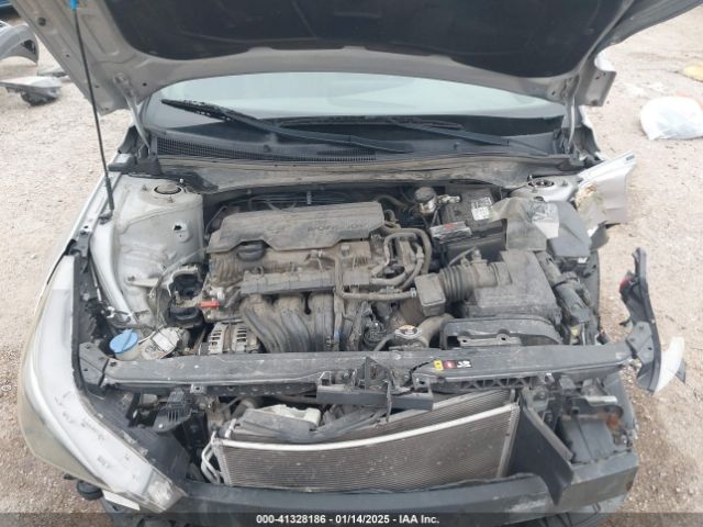 5NPLM4AG3MH040957 Hyundai ELANTRA SEL
