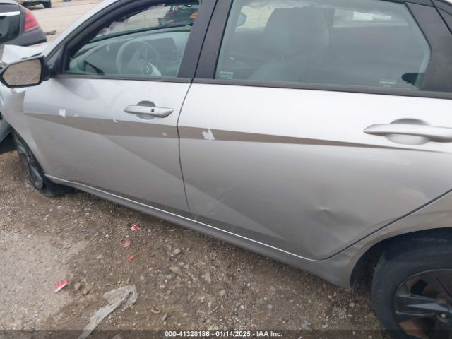 5NPLM4AG3MH040957 Hyundai ELANTRA SEL