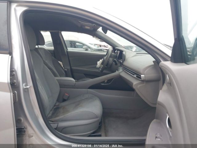 5NPLM4AG3MH040957 Hyundai ELANTRA SEL