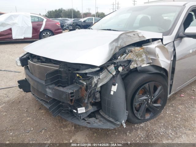 5NPLM4AG3MH040957 Hyundai ELANTRA SEL