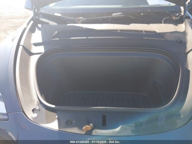 7SAYGDEE2NF404469 Tesla Model Y Long Range Dual Motor All-wheel Drive