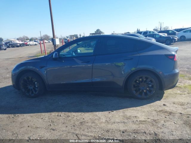 7SAYGDEE2NF404469 Tesla Model Y Long Range Dual Motor All-wheel Drive
