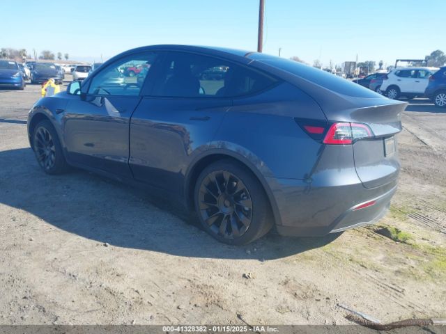 7SAYGDEE2NF404469 Tesla Model Y Long Range Dual Motor All-wheel Drive
