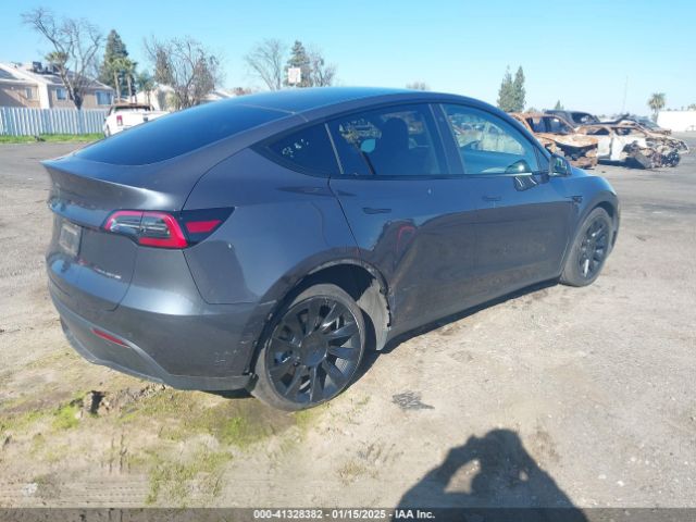 7SAYGDEE2NF404469 Tesla Model Y Long Range Dual Motor All-wheel Drive
