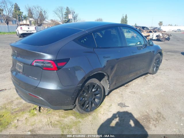 7SAYGDEE2NF404469 Tesla Model Y Long Range Dual Motor All-wheel Drive