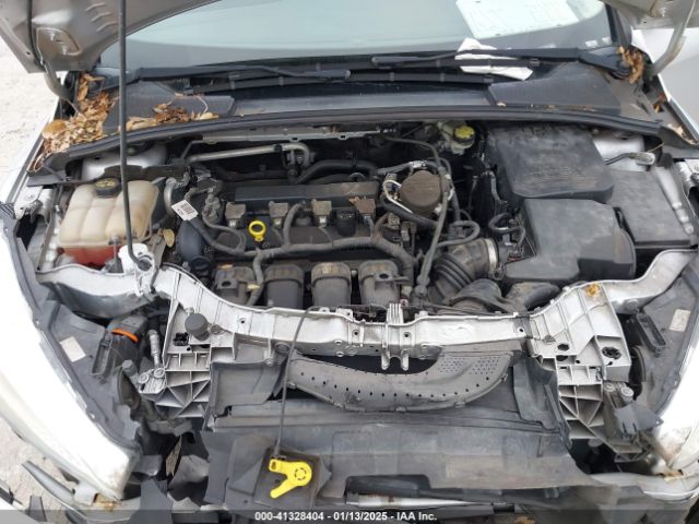 1FADP3K25FL328797 Ford FOCUS SE