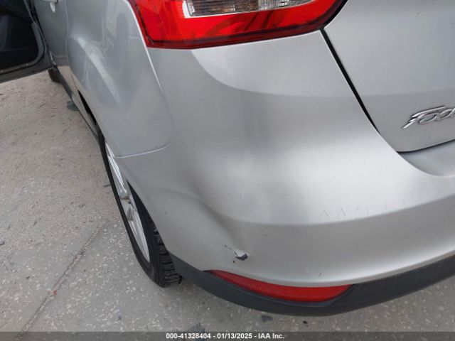 1FADP3K25FL328797 Ford FOCUS SE