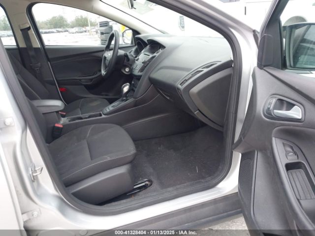 1FADP3K25FL328797 Ford FOCUS SE
