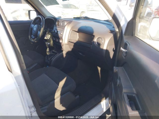 1C4NJPBA2HD118914 Jeep Patriot Sport Fwd