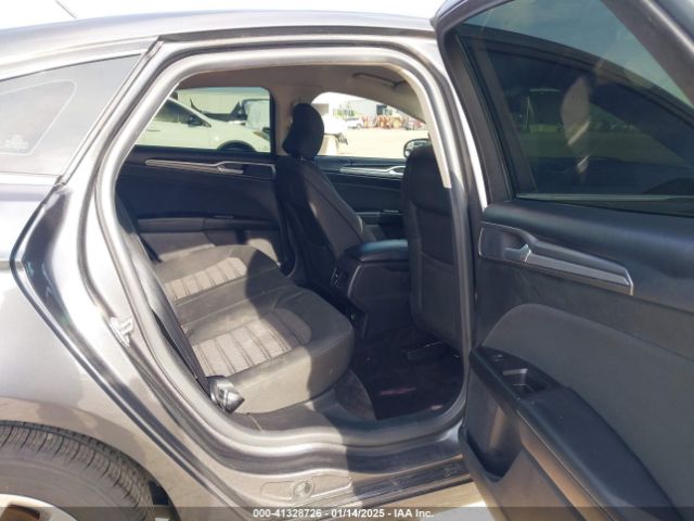3FA6P0HD4HR339696 Ford FUSION SE