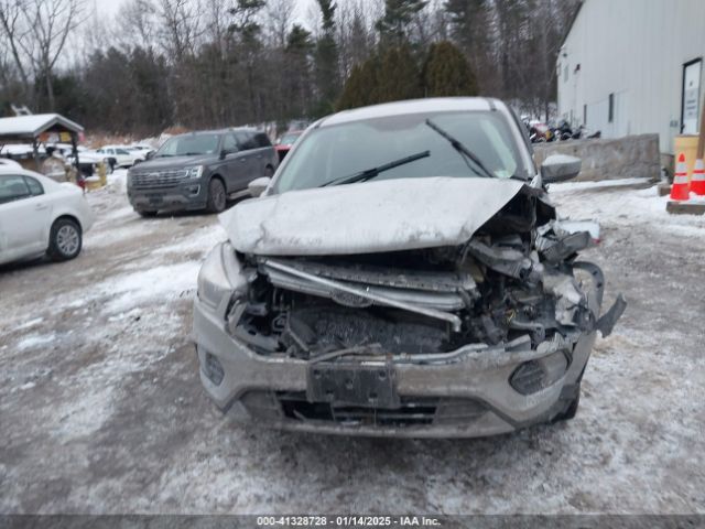 1FMCU9GD6HUD14203 Ford ESCAPE SE