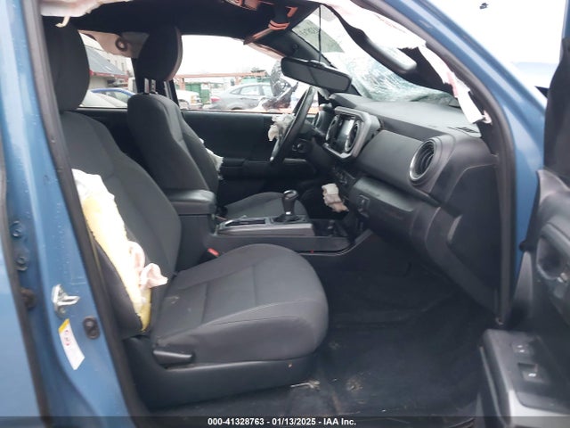 3TMCZ5AN2KM280174 Toyota Tacoma Trd Sport