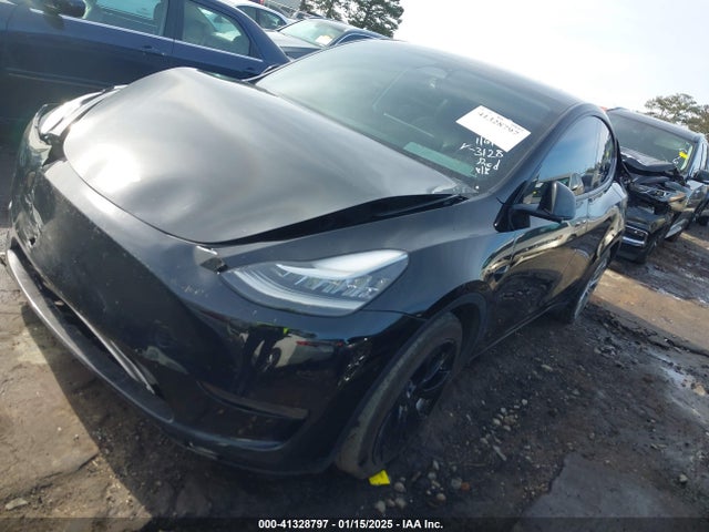 2023 TESLA MODEL Y 7SAYGAEE5PF603128 Photo 1