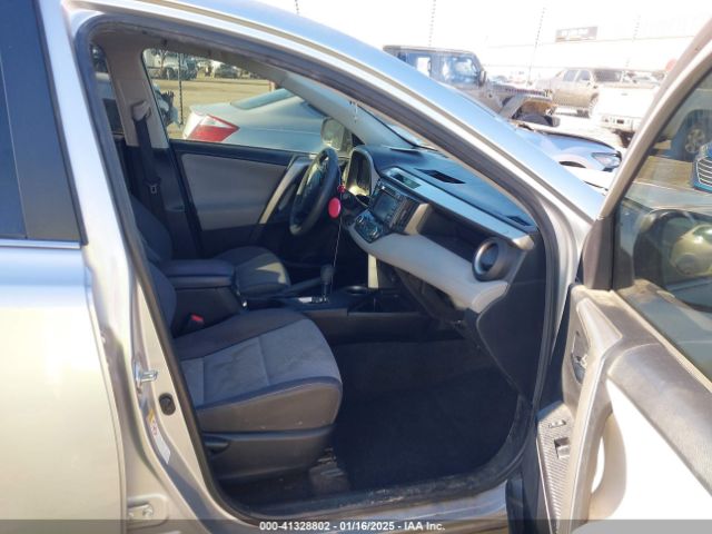 JTMWFREV5FD074940 Toyota Rav4 Xle