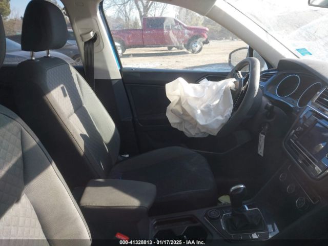 3VV0B7AX2JM109722 Volkswagen Tiguan 2.0t S
