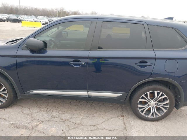 Mitsubishi Outlander Es 2018 JA4AD2A35JZ001648 Image 13