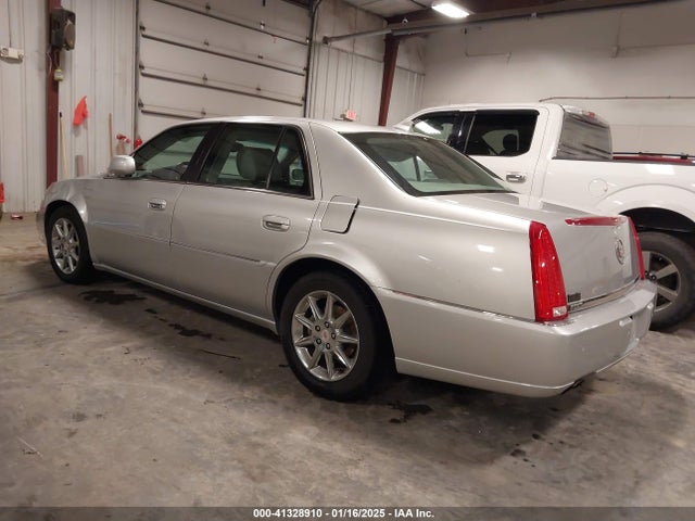 2010 CADILLAC DTS 1G6KD5EY1AU138197 Photo 2