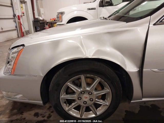 2010 CADILLAC DTS 1G6KD5EY1AU138197 Photo 5