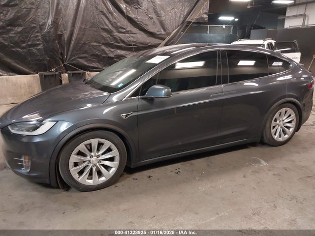 2018 TESLA MODEL X 5YJXCBE20JF138216 Photo 1
