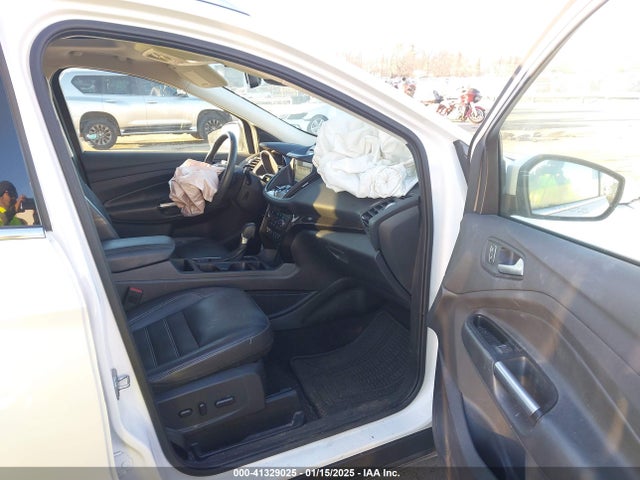 Ford Escape Titanium 2017 1FMCU0J97HUA45354 Image 5