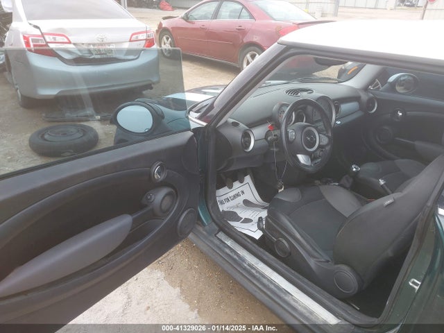 2008 MINI COOPER WMWMF33508TU66818 Photo 4