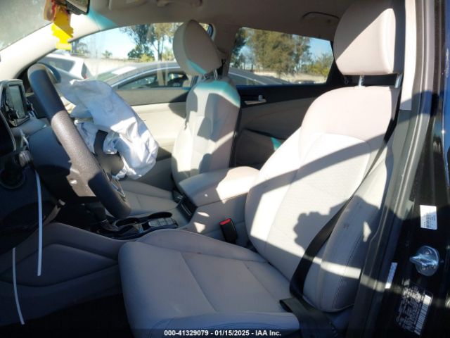 KM8J33A49MU321964 Hyundai Tucson Value