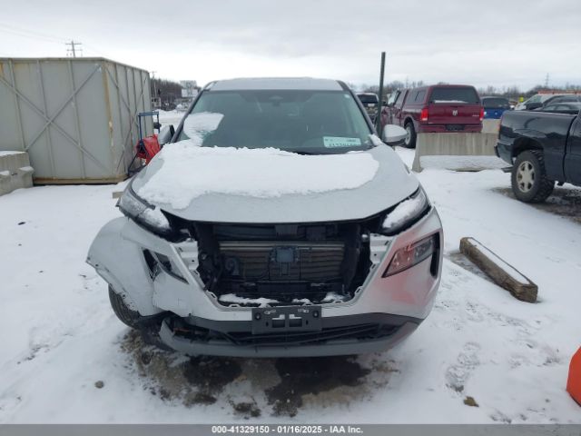 5N1BT3BB8NC673636 Nissan Rogue Sv Intelligent Awd