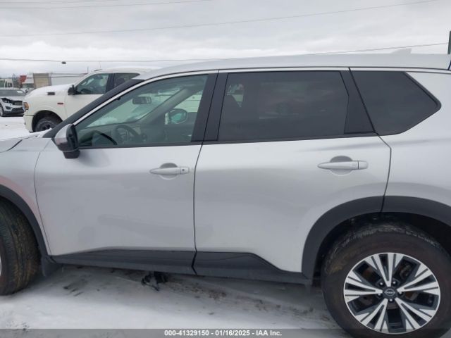 5N1BT3BB8NC673636 Nissan Rogue Sv Intelligent Awd