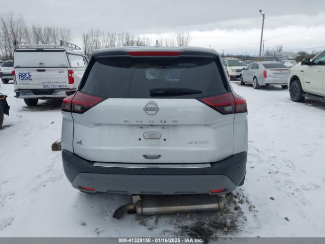 5N1BT3BB8NC673636 Nissan Rogue Sv Intelligent Awd