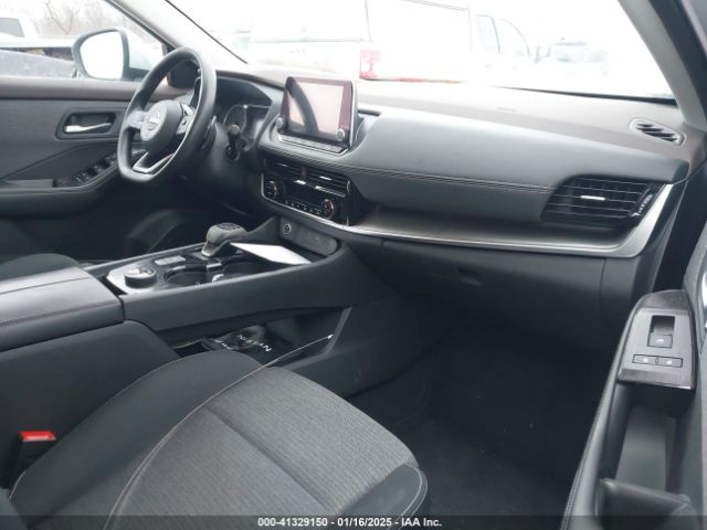 5N1BT3BB8NC673636 Nissan Rogue Sv Intelligent Awd