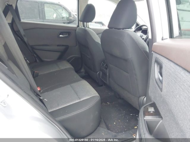 5N1BT3BB8NC673636 Nissan Rogue Sv Intelligent Awd