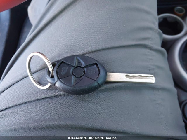 2006 MINI COOPER S WMWRE33556TL22929 Photo 10