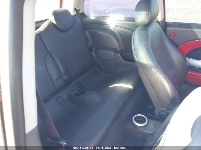 2006 MINI COOPER S WMWRE33556TL22929 Photo 7