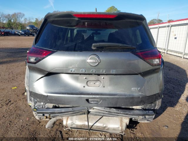 5N1BT3BA9PC799305 Nissan Rogue Sv Fwd