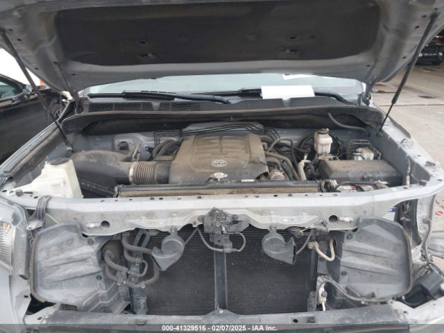 5TFUY5F14JX763140 Toyota Tundra Sr5 5.7l V8