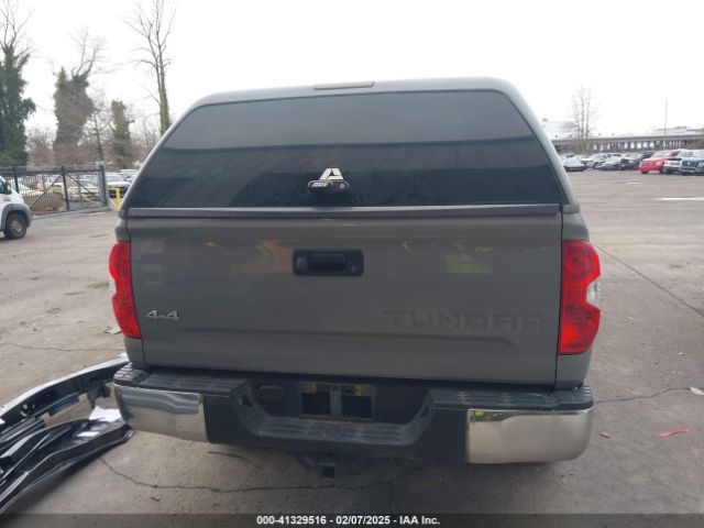 5TFUY5F14JX763140 Toyota Tundra Sr5 5.7l V8