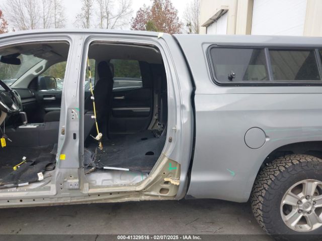 5TFUY5F14JX763140 Toyota Tundra Sr5 5.7l V8