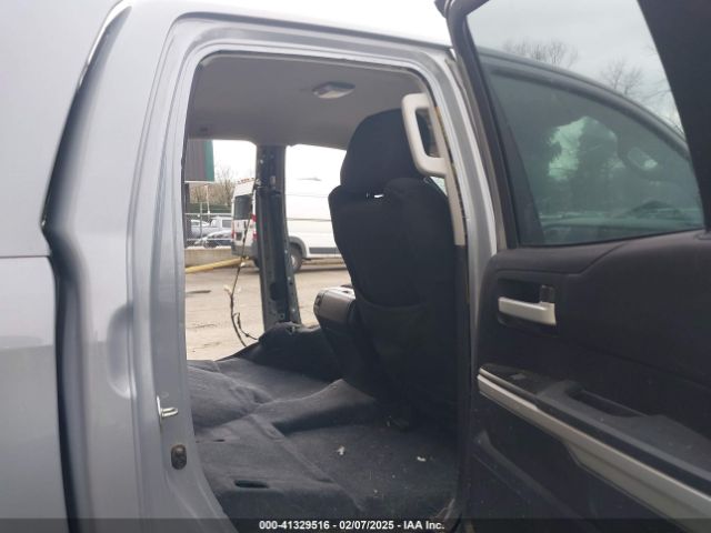 5TFUY5F14JX763140 Toyota Tundra Sr5 5.7l V8
